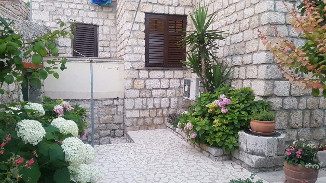 Apartment Lavanda Garden Раб Екстер'єр фото