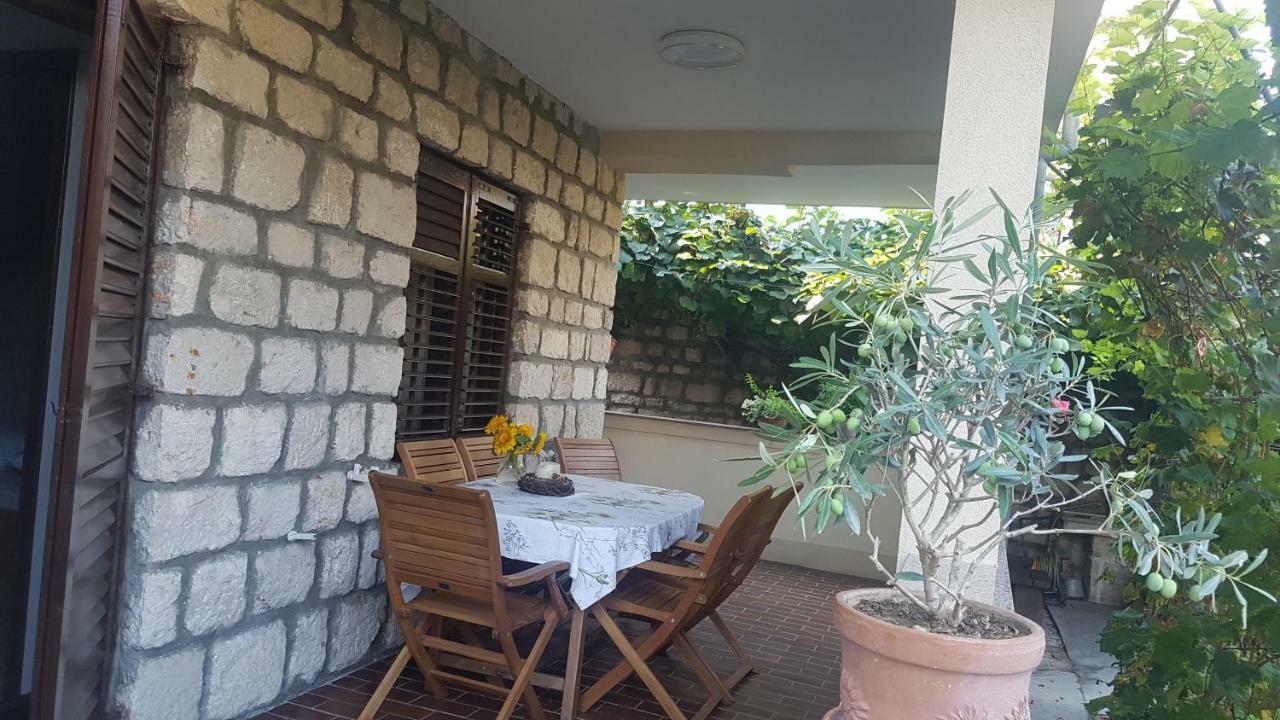 Apartment Lavanda Garden Раб Екстер'єр фото