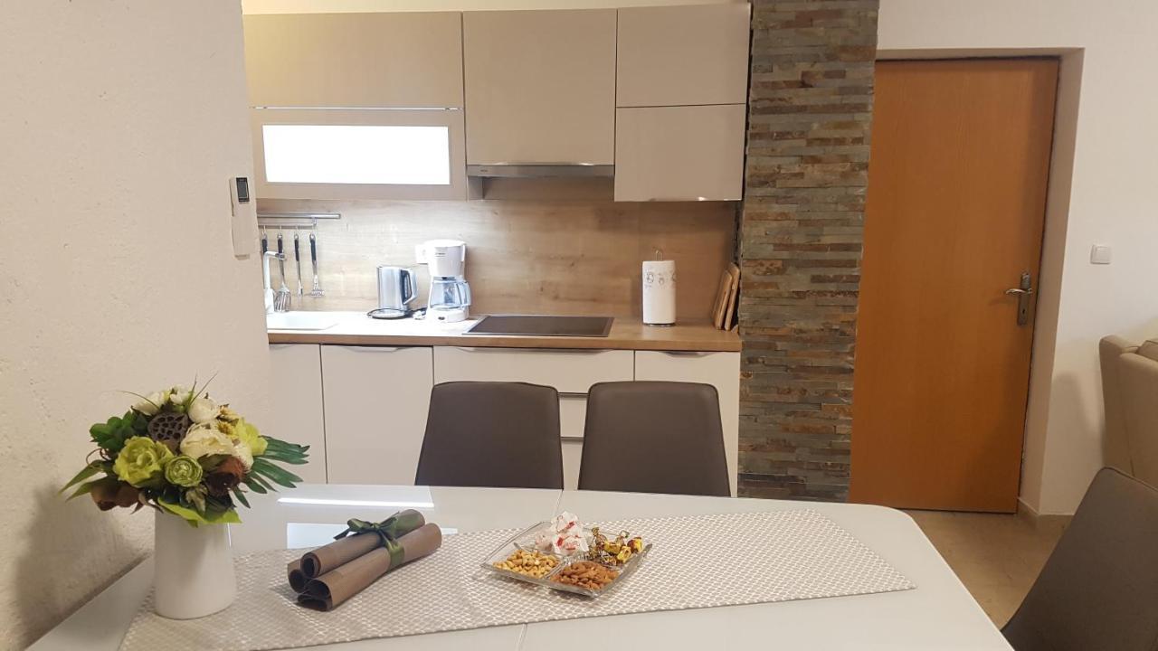 Apartment Lavanda Garden Раб Екстер'єр фото